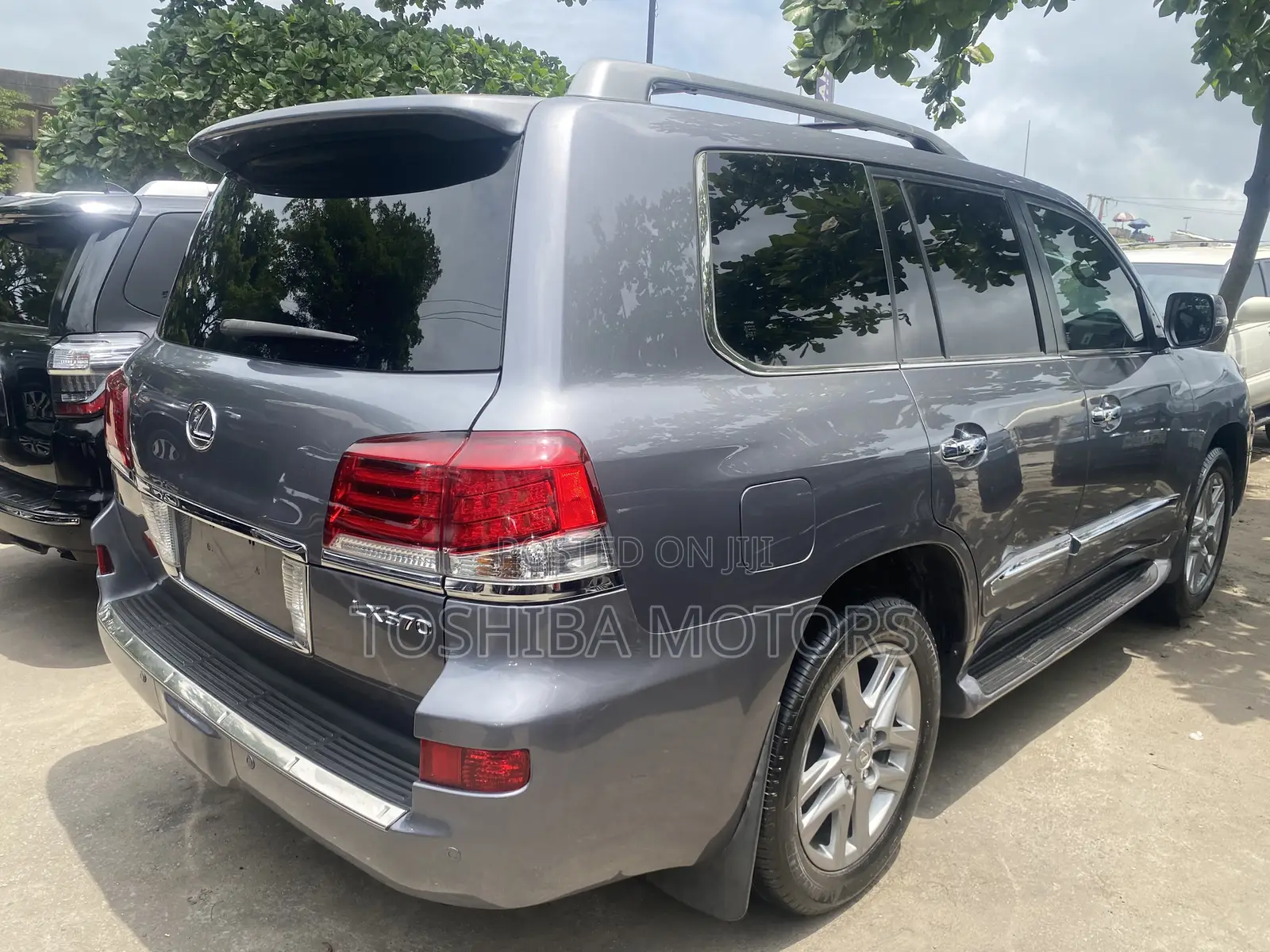 Lexus LX 570 AWD 2017 Gray