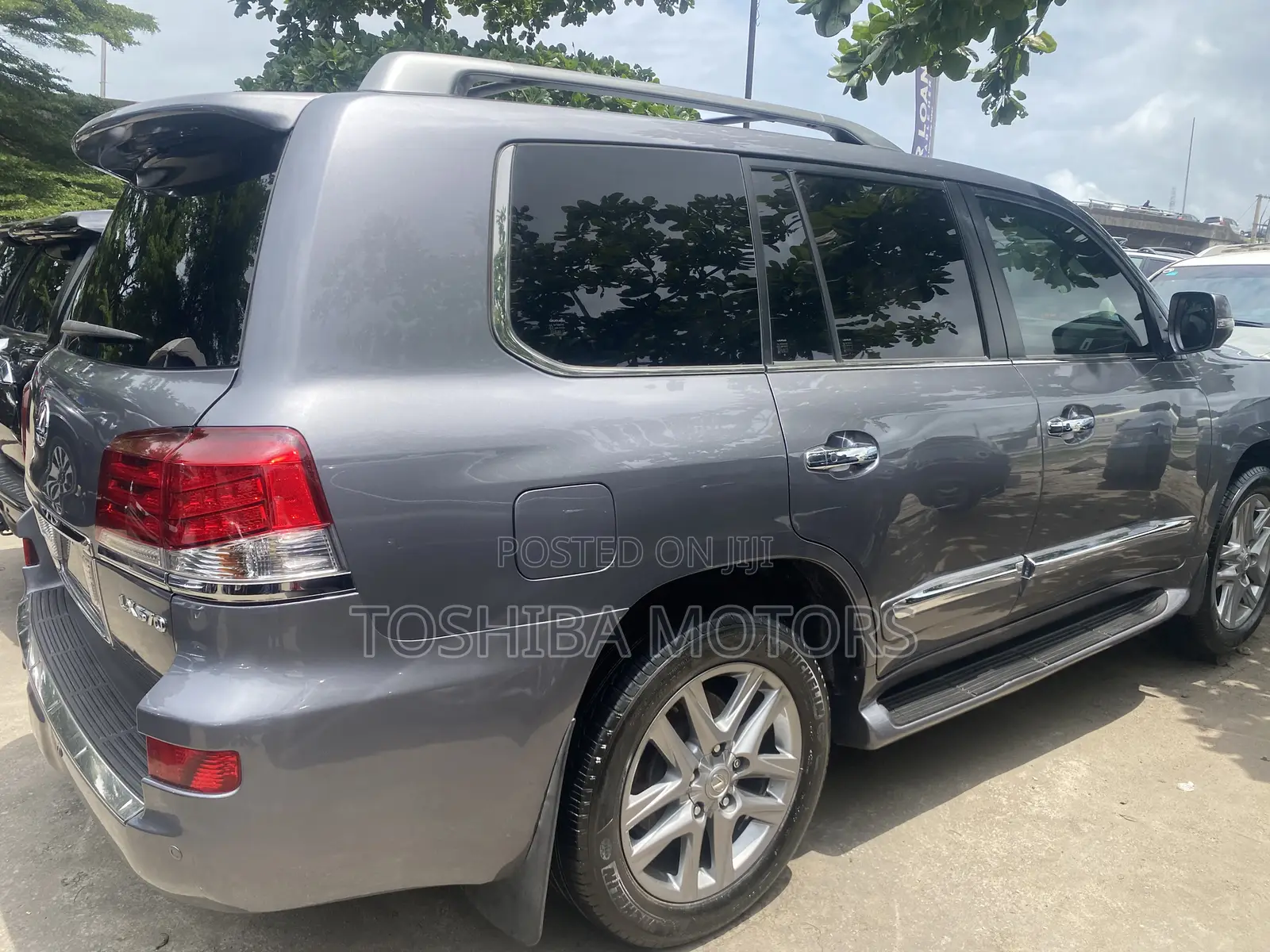 Lexus LX 570 AWD 2017 Gray
