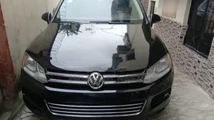 Volkswagen Touareg V6 Sport with Navigation 2013 Black