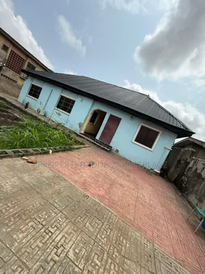 3bdrm Bungalow in Ayobo for sale