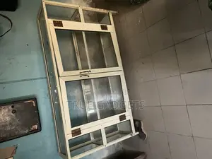 Show Glass