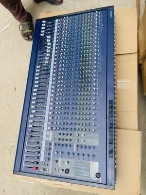 Yamaha Mg32 32 Channels Mixer