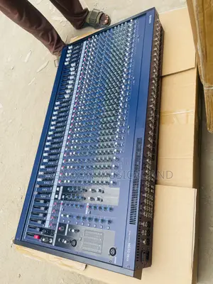 Yamaha Mg32 32 Channels Mixer