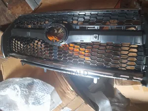 Grill Rav4 012 Tiger Face