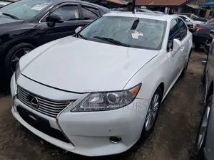 Lexus ES 350 FWD 2015 White