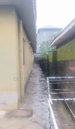 5bdrm Room & Parlour in Ogijo, Sagamu for sale