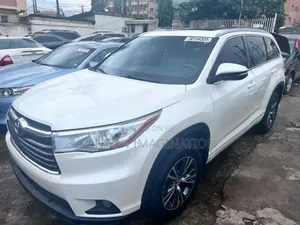 Toyota Highlander XLE V6 4x2 (3.5L 6cyl 6A) 2016 White