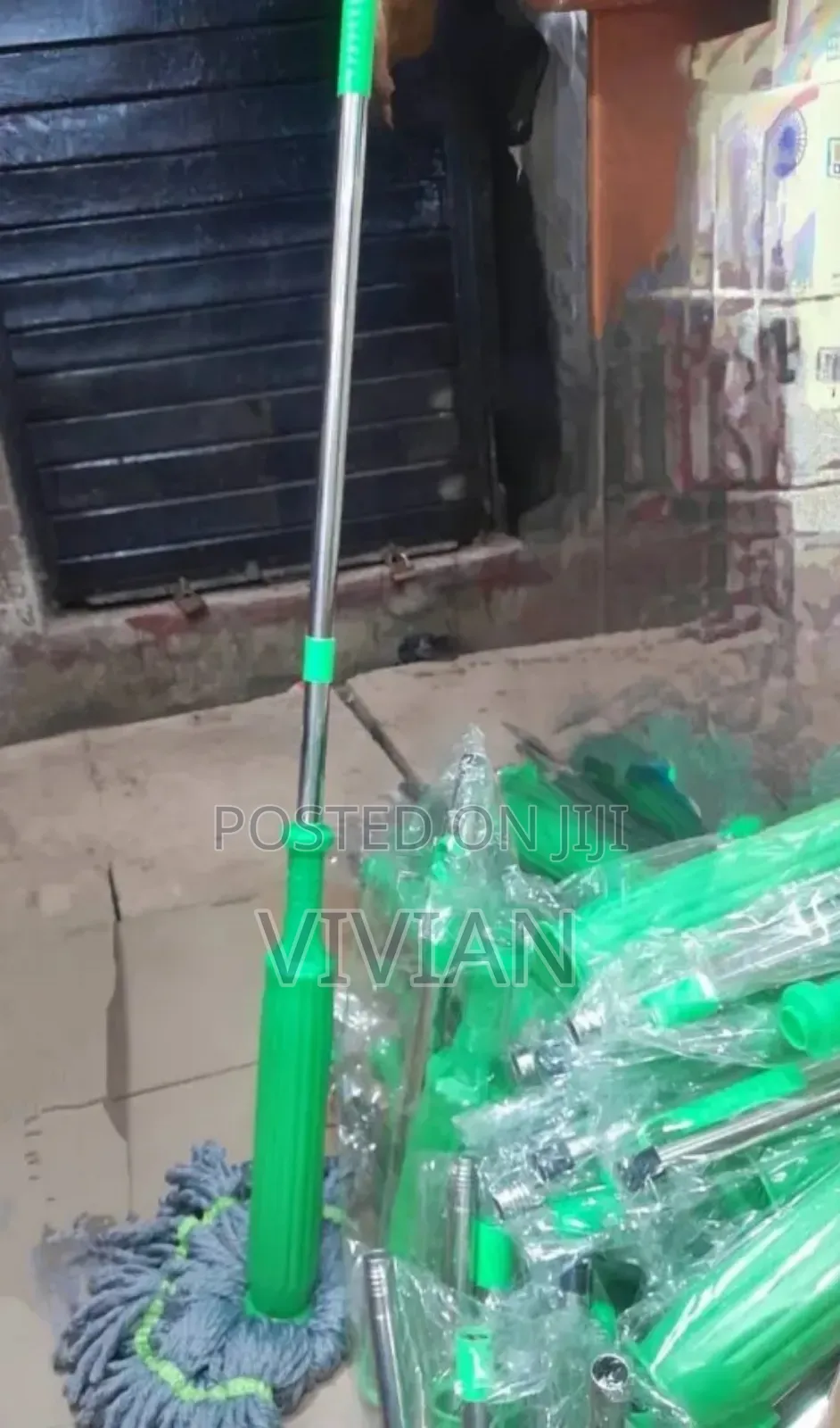 Self-Squeeze Green Mop