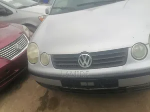 Photo - Volkswagen Polo 2002 Silver