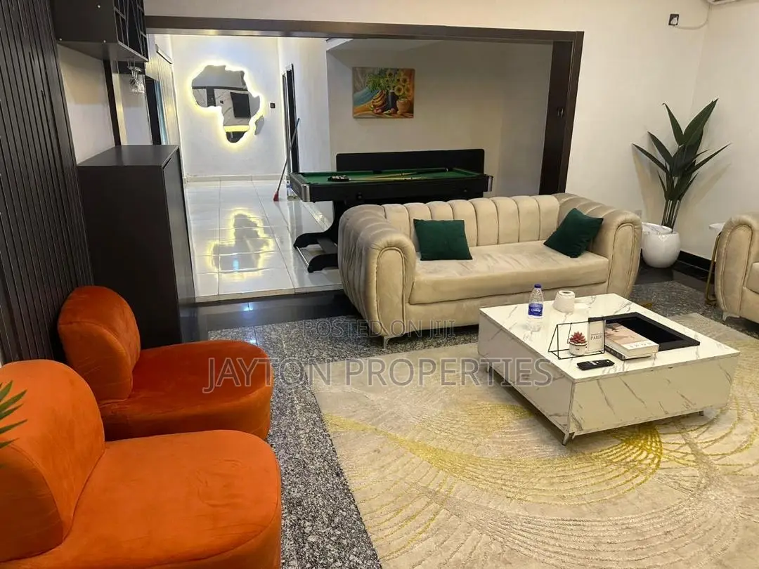 Luxury 4 Bedroom