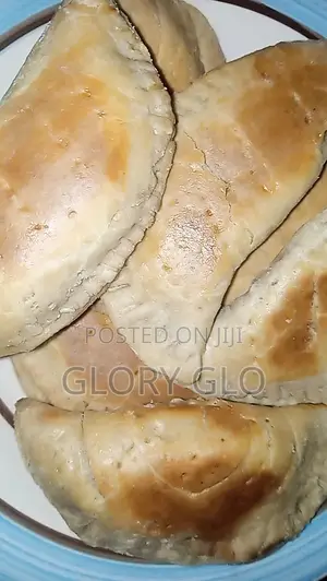 Cakes Meatpie, Small Chops