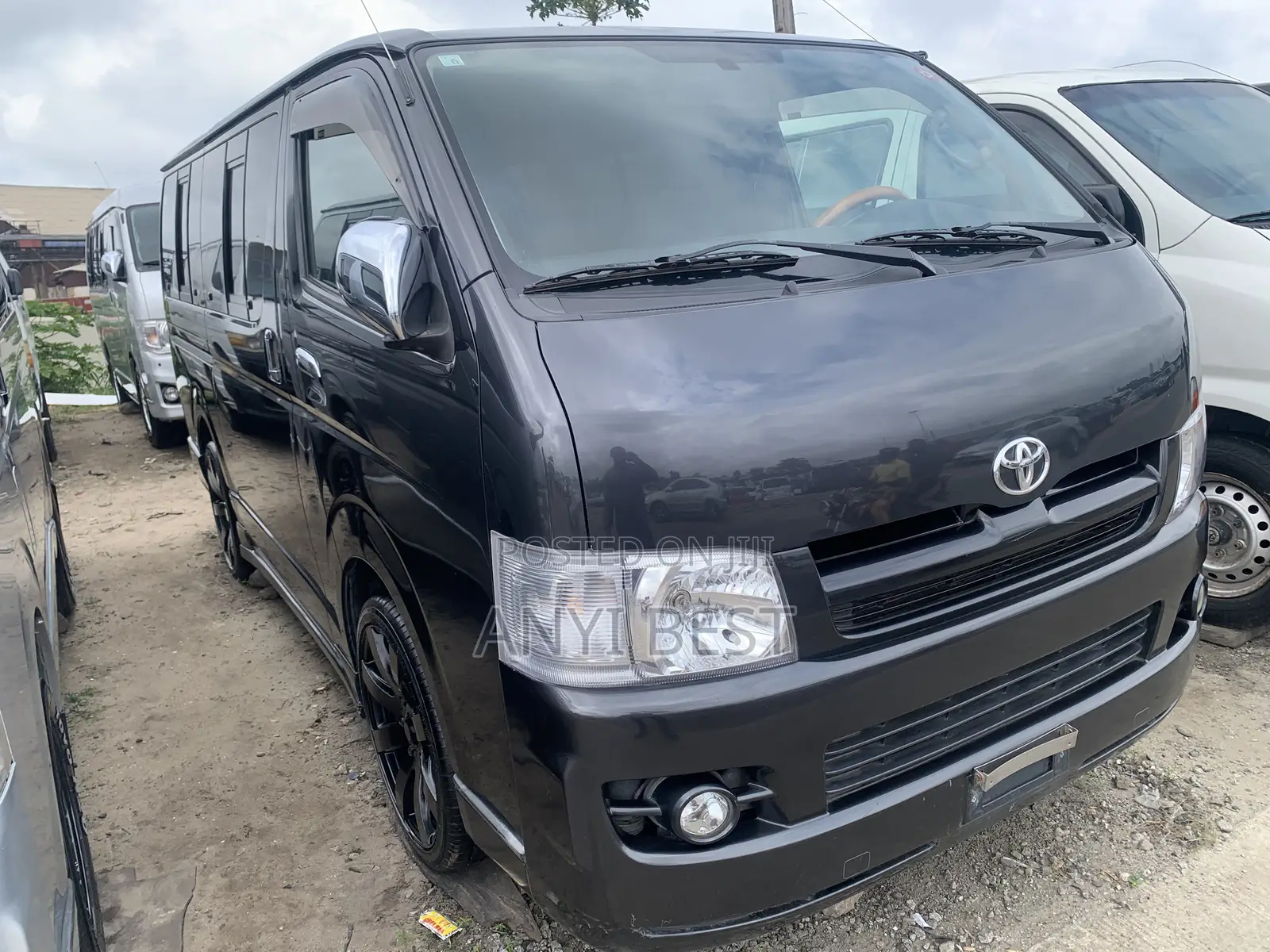 Toyota HiAce 2012 Black