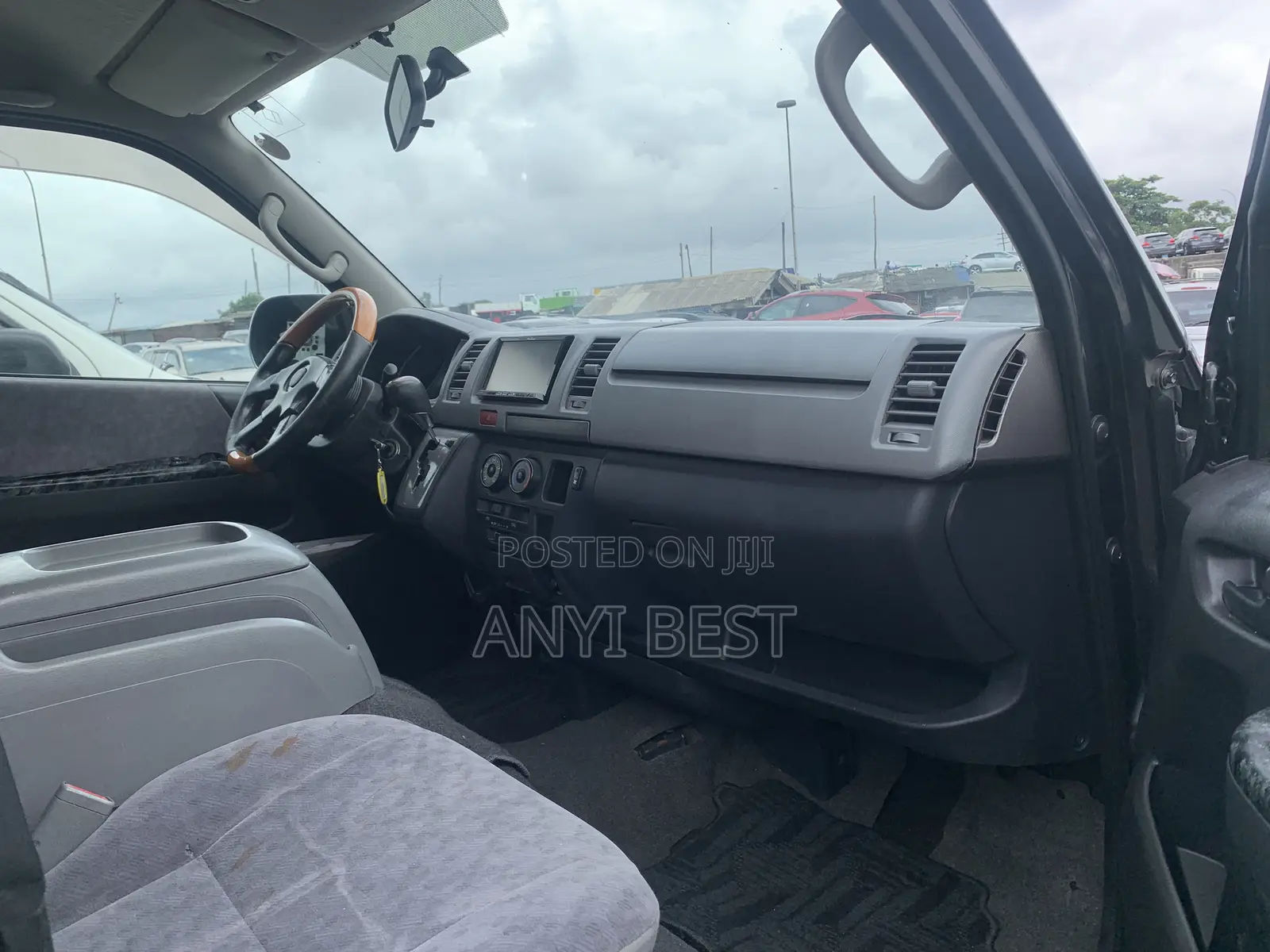 Toyota HiAce 2012 Black