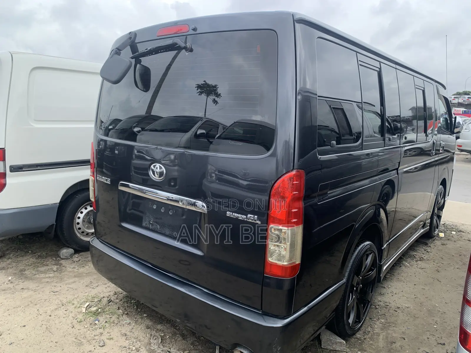 Toyota HiAce 2012 Black
