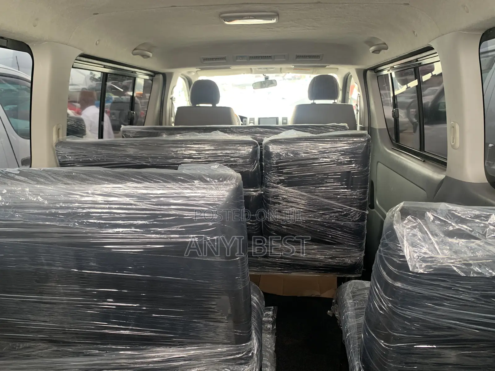 Toyota HiAce 2012 Black