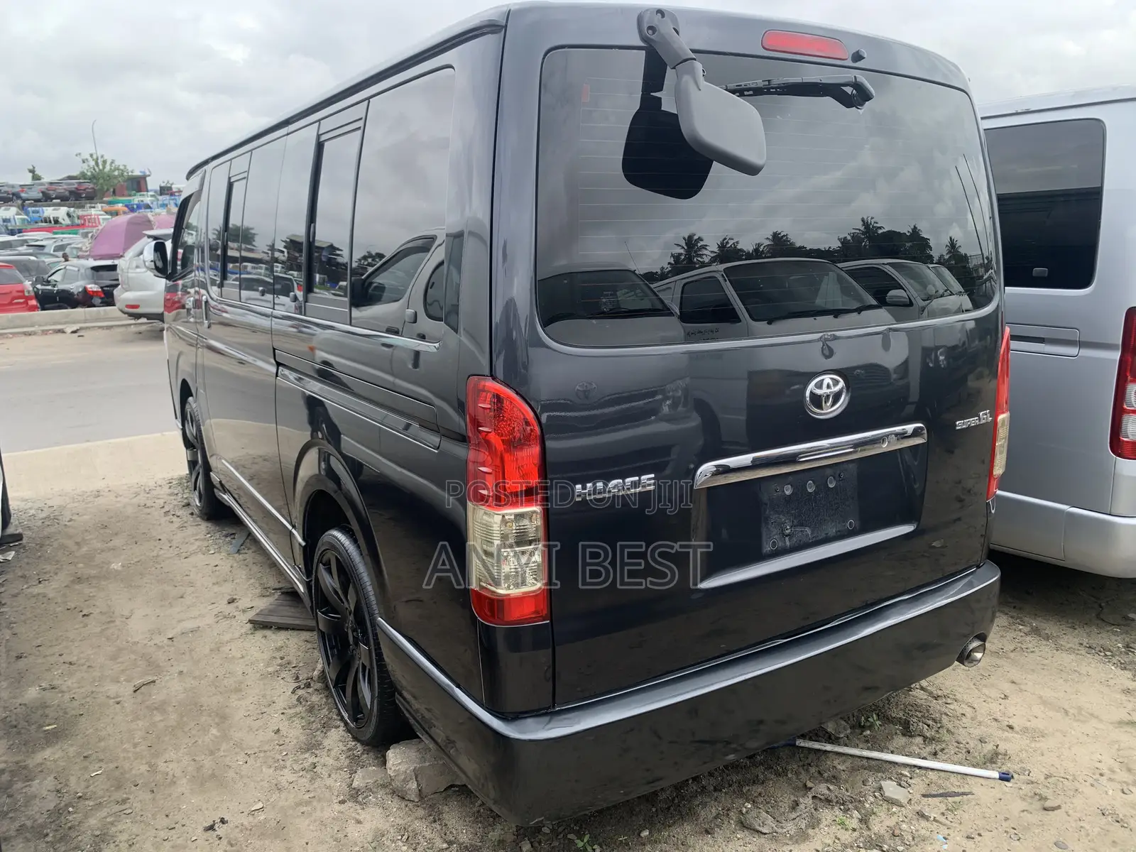 Toyota HiAce 2012 Black