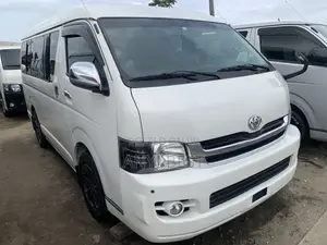 Toyota HiAce 2015 White