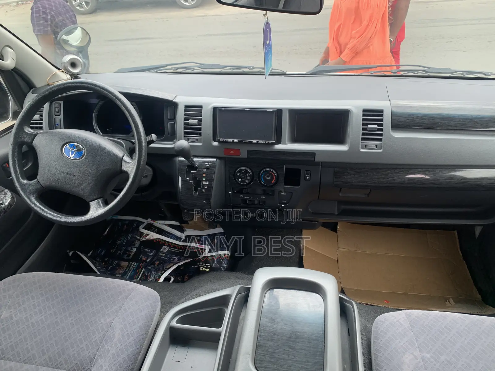 Toyota HiAce 2015 White