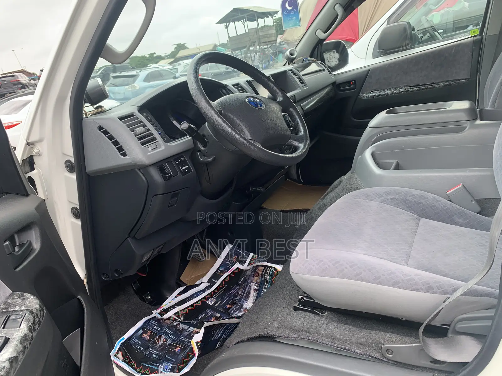 Toyota HiAce 2015 White