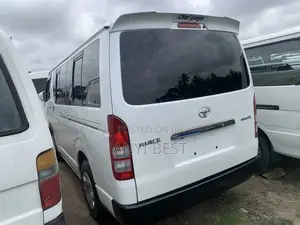 Toyota HiAce 2012 White