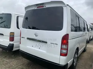 Toyota HiAce 2012 White
