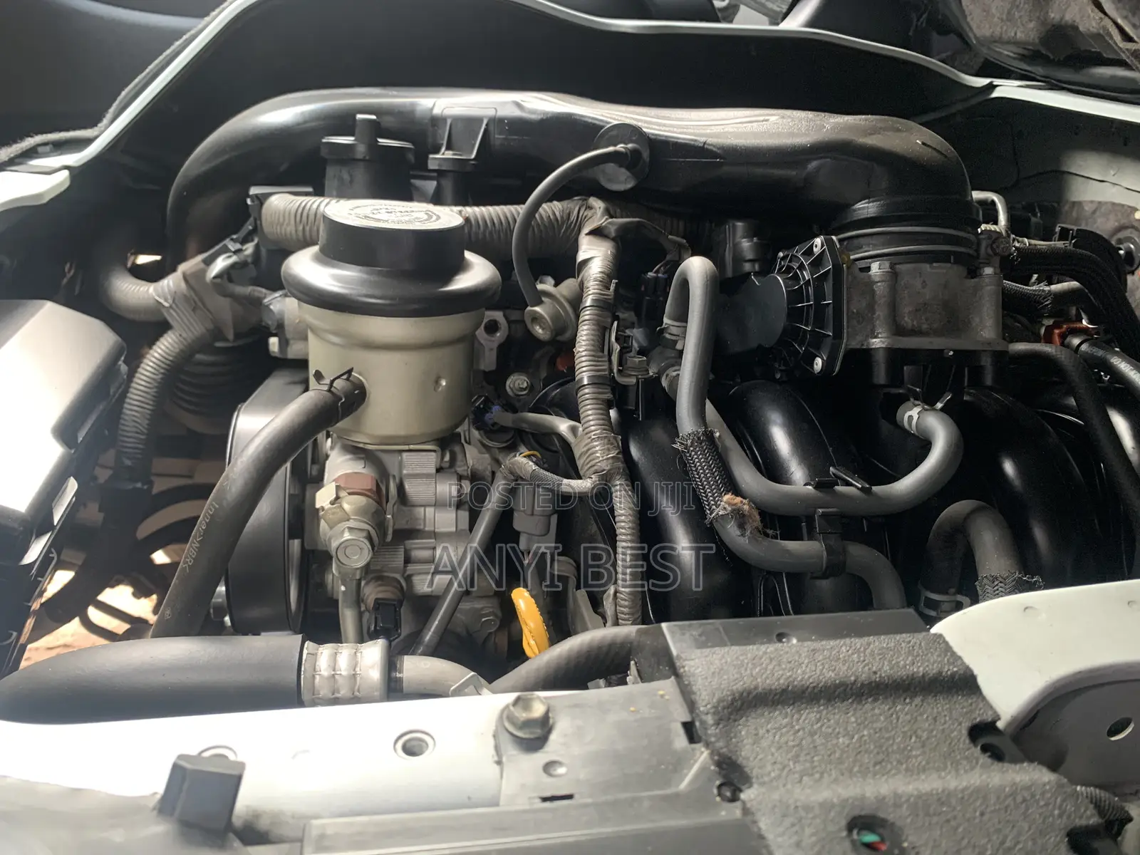 Toyota HiAce 2012 White