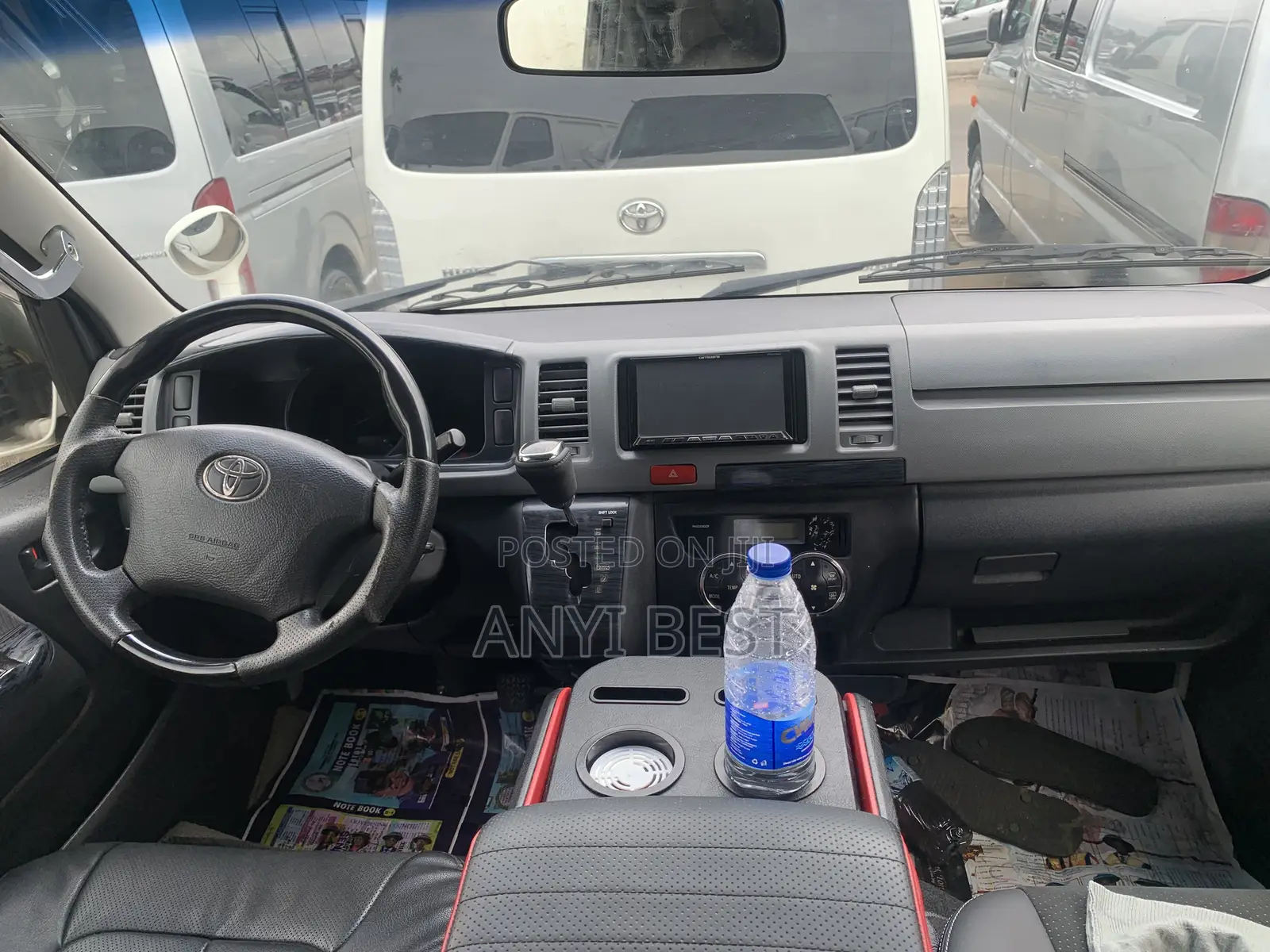 Toyota HiAce 2012 White
