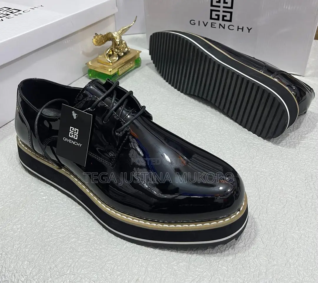 Givenchy Glossy Leather Solid Sole Flat Shoes