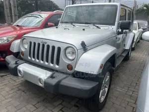 Jeep Wrangler Unlimited Sahara 2011 Silver