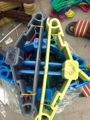 12pcs Plastic Cloth Hangers