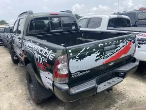 Toyota Tacoma 2015 Green