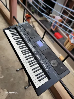 Yamaha PSR S650