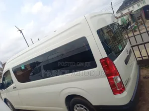 Toyota HiAce 2020 White