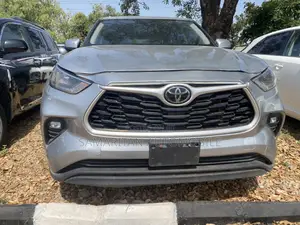 Toyota Highlander LE FWD 2020 Silver