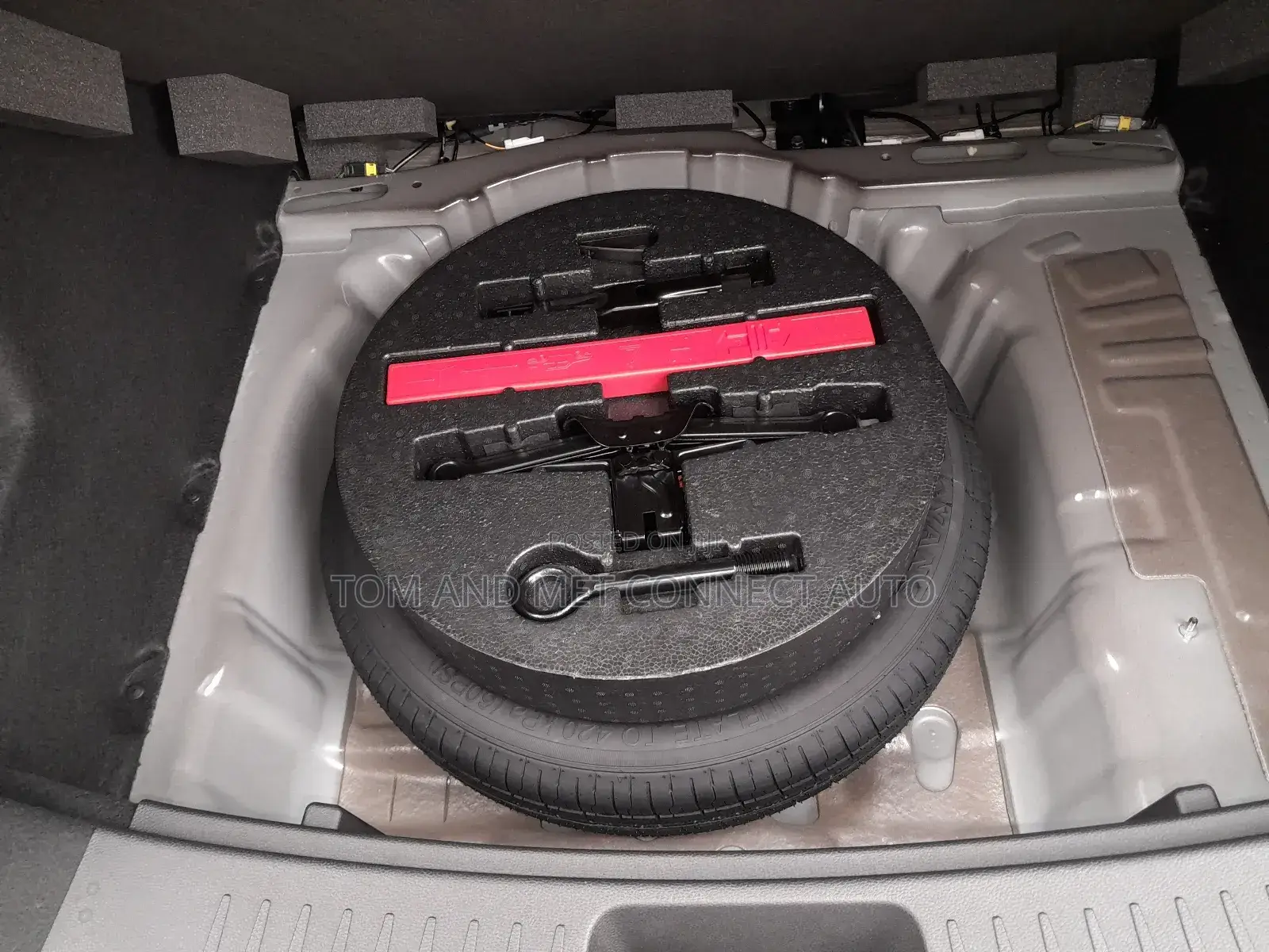 New JAC JS4 2024 Black