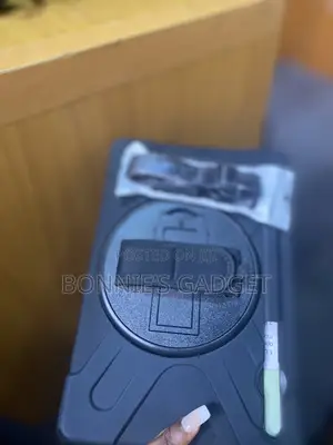 Heavy-Duty Protective Case for a Tablet, Likely a Samsung Galaxy Tab