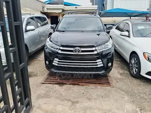 Toyota Highlander Limited Platinum 4dr SUV AWD (3.5L 6cyl 6A) 2014