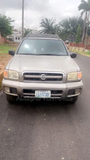 Photo - Nissan Pathfinder 2004 Gold