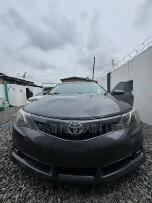 Toyota Camry XLE 4dr Sedan (2.5L 4cyl 6A) 2012
