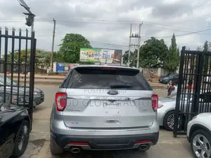Ford Explorer XLT AWD 2018 Silver