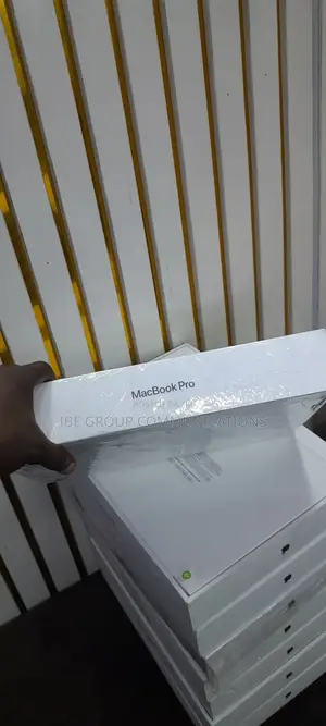 New Laptop Apple MacBook Pro 18GB Apple M3 Max SSD 512GB