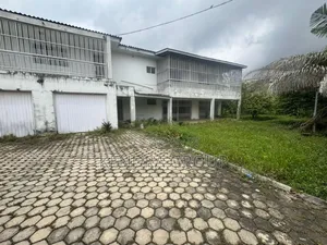 5bdrm Mansion in Adeniyi Jones, Ikeja for sale