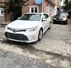 Toyota Avalon Limited 4dr Sedan (3.5L 6cyl 6A) 2014 White