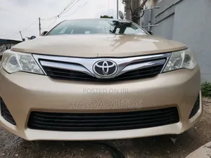 Toyota Camry LE 4dr Sedan (2.5L 4cyl 6A) 2012 Gold