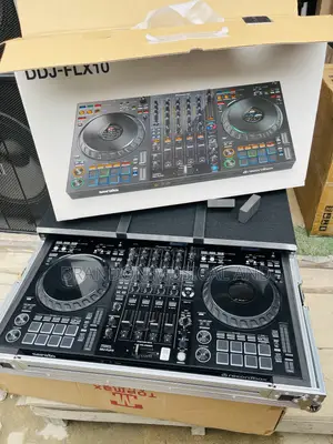 FLX 10 Dj Controller With Flight Case