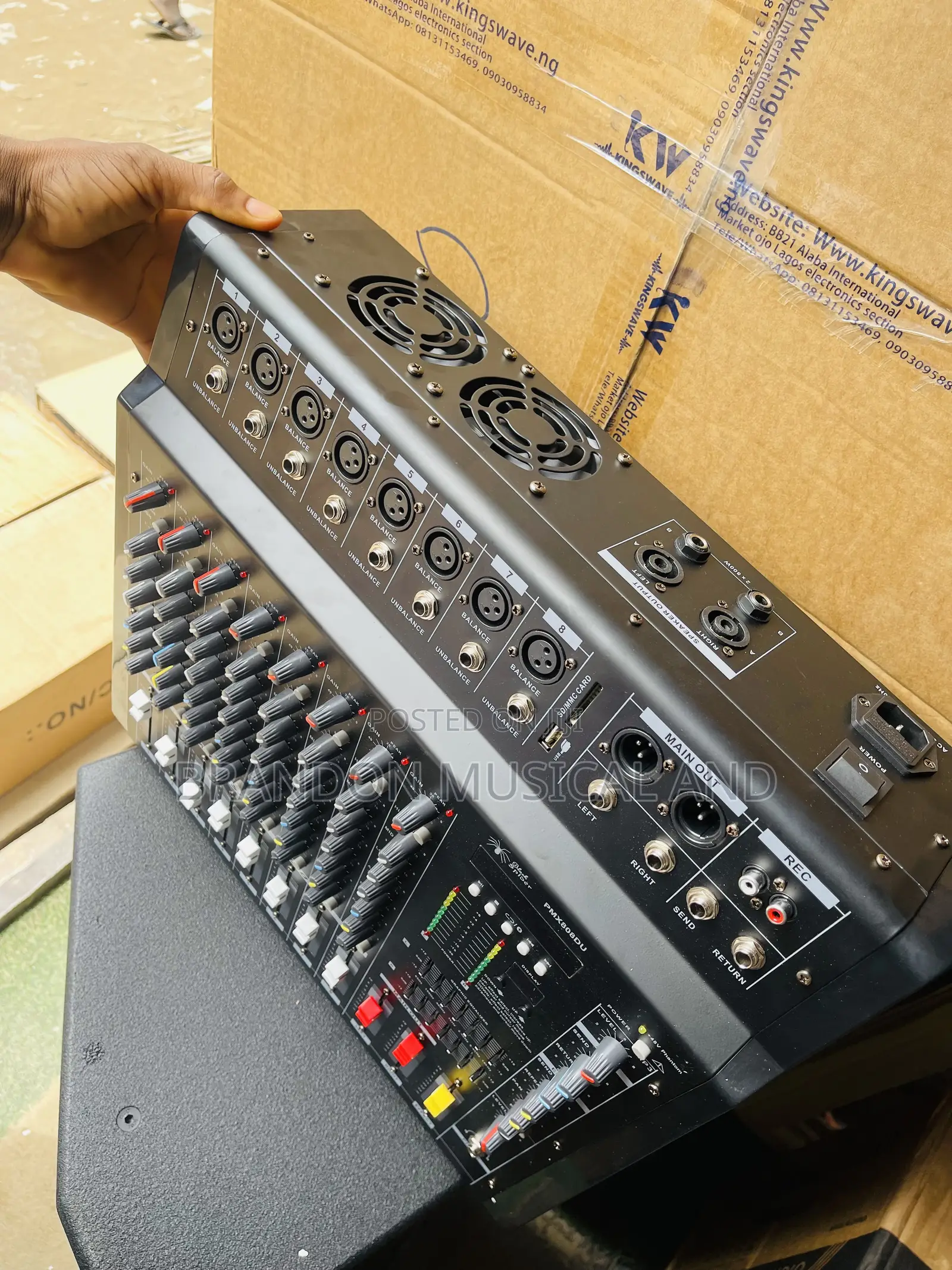 Black Spider 8 Channels Powered Mixer