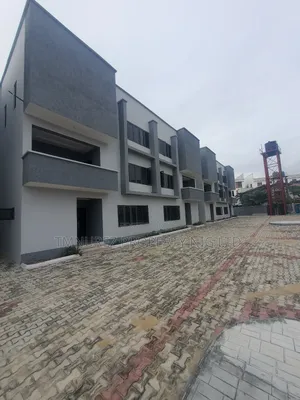 4bdrm Duplex in Ologolo Lekki for sale