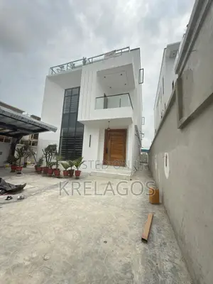 5bdrm Duplex in Chevron for sale
