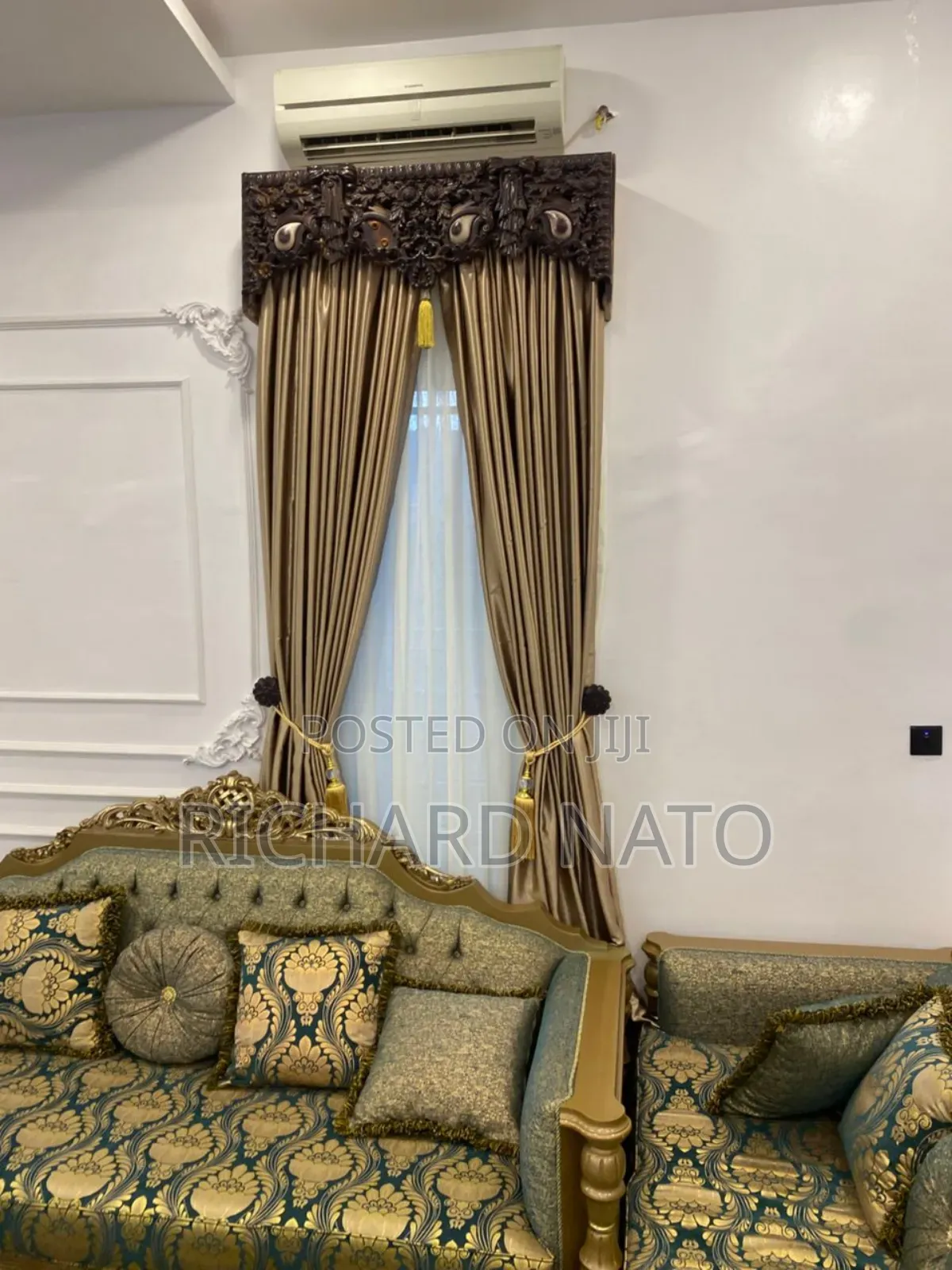 Top Top Luxury Curtain