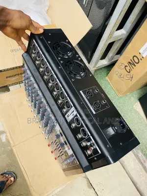 Yamaha 8 Channels Powered Mixer